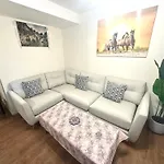 Mos\' Place